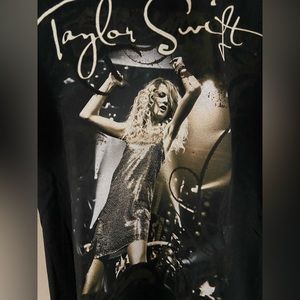 Vintage Taylor Swift Fearless Concert Tee Shirt